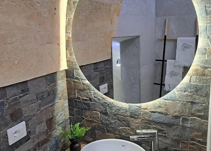 Mae Apulian 3* גרוטליה