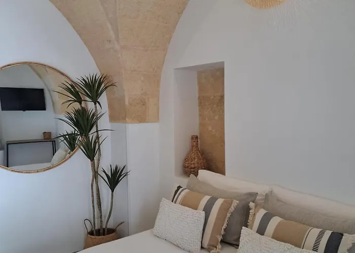 Mae Apulian 3* גרוטליה