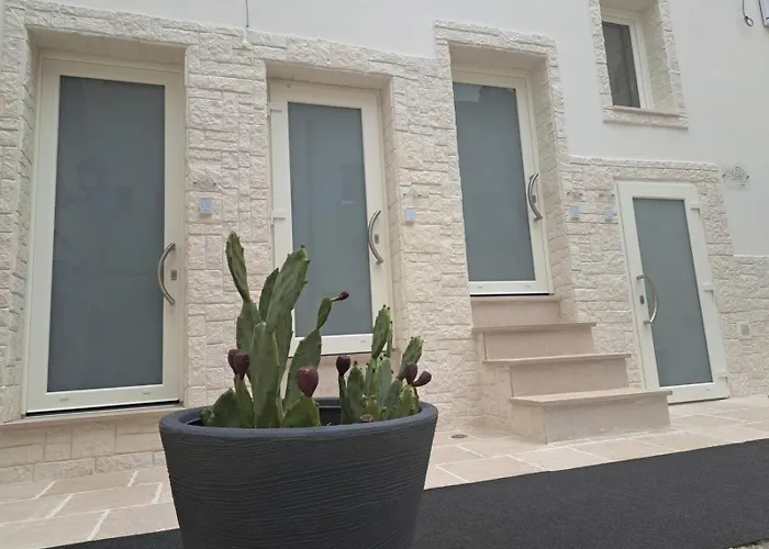 לינה וארוחת בוקר Mae Apulian 3*
