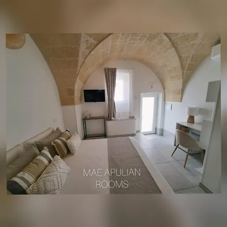 Mae Apulian *